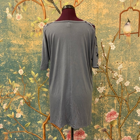 NWOT Zenana Premium Grey Criss Cross Sleeve Top - Picture 2 of 5